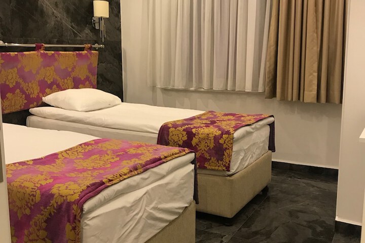Room 16 of 59