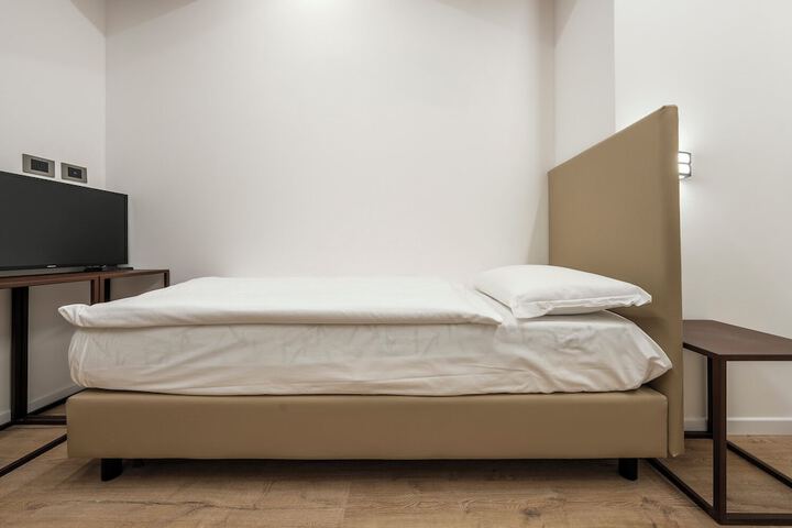 Room 13 of 38