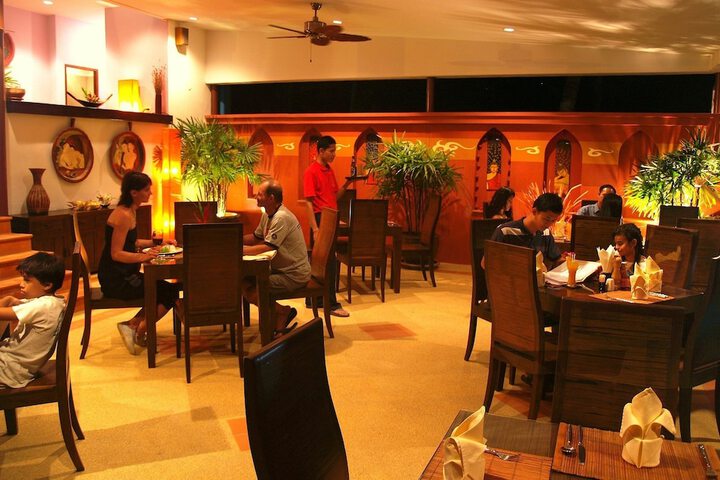 Dining 51 of 76
