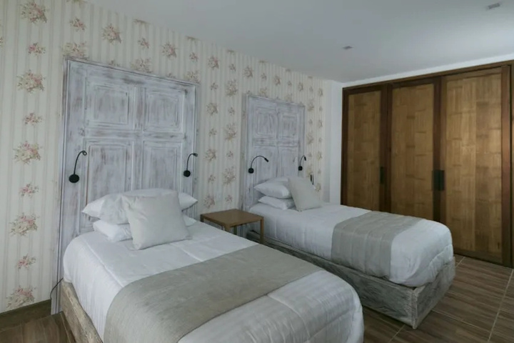 Room 3 of 3