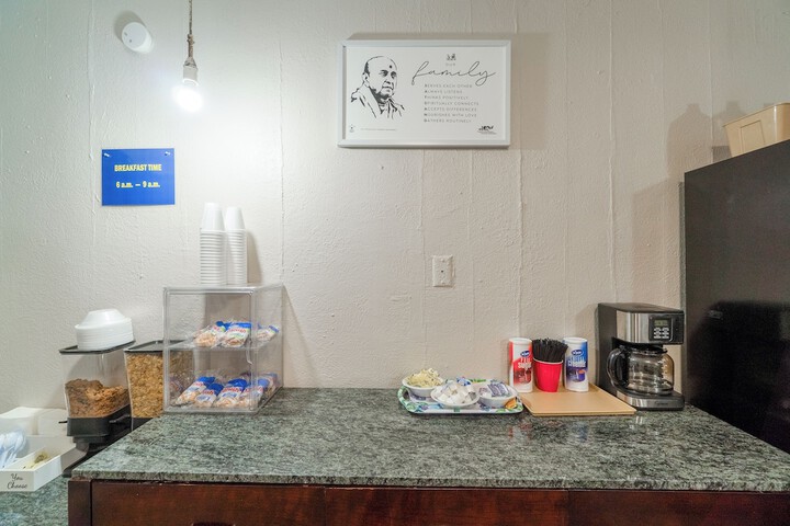 Breakfast/Coffee Service 15 of 20