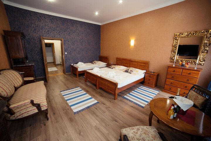 Room 5 of 35