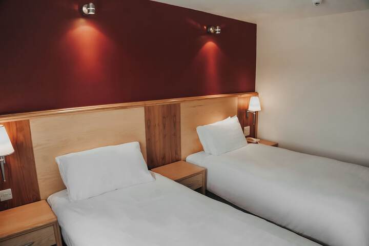 Room 45 of 93