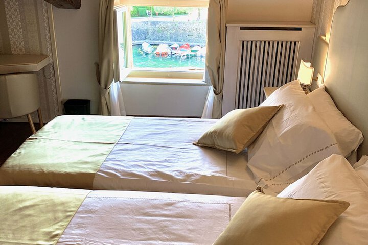 Room 36 of 112
