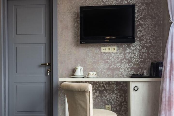 Room 32 of 163