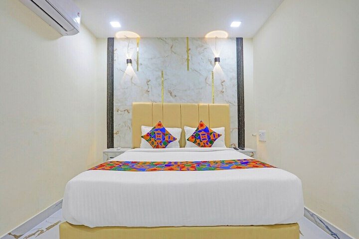 Room 2 of 16