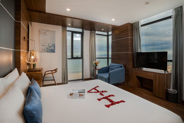 Room 18 of 203