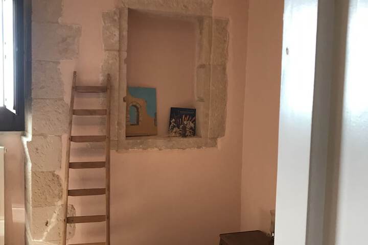 Room 7 of 36
