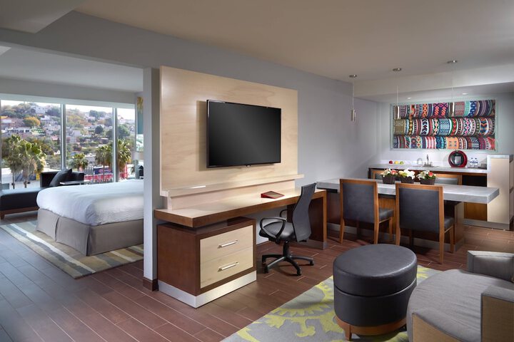 Room 7 of 38