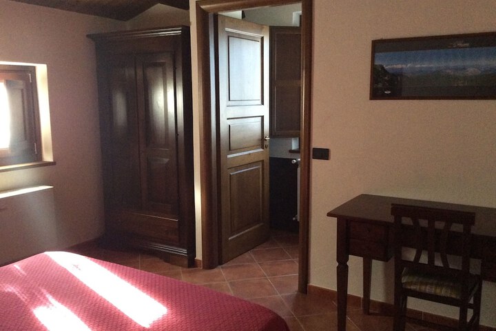 Room 23 of 38