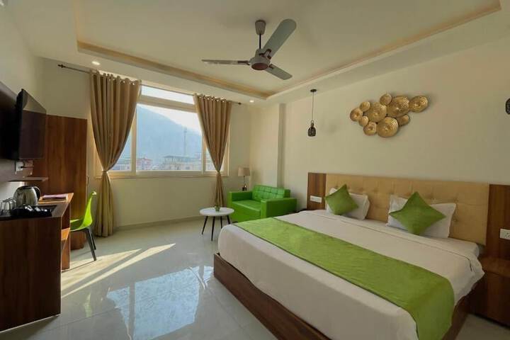 Room 28 of 47
