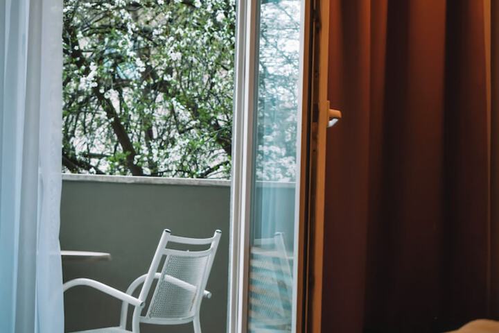 Room 25 of 53