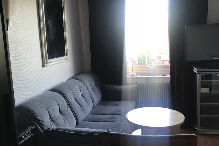 Room 12 of 35