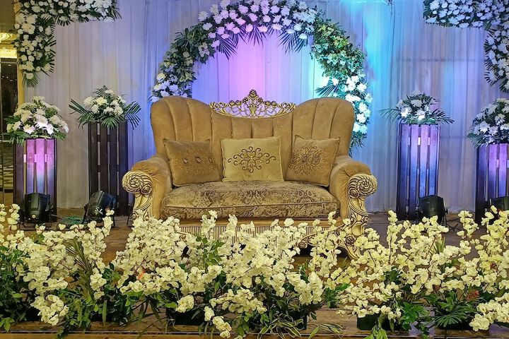 Ballroom/Hall 56 of 82