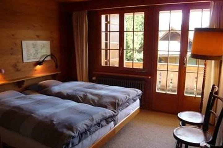 Room 2 of 7