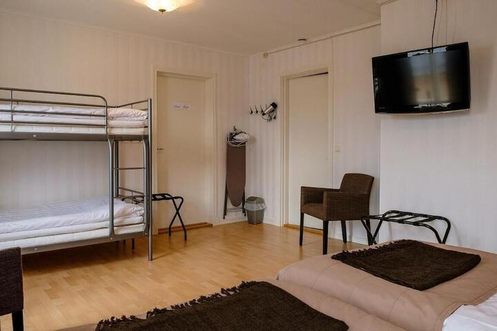 Room 10 of 47