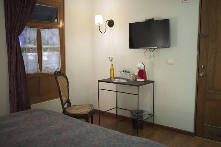 Room 3 of 36