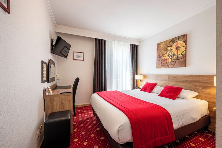 Room 5 of 38
