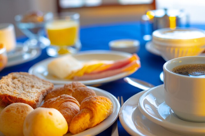 Breakfast/Coffee Service 49 of 82
