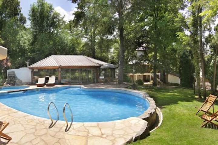 Pool 22 of 33