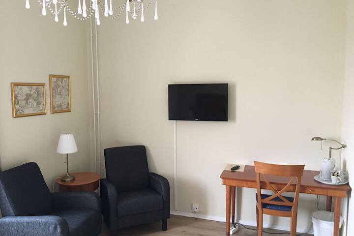 Room 11 of 27