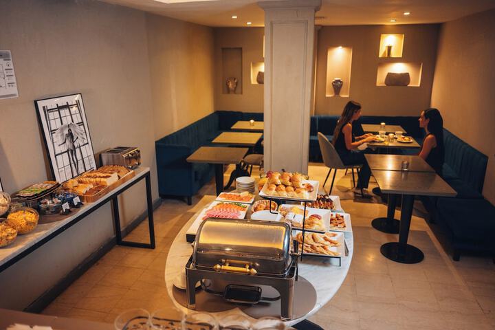 Breakfast/Coffee Service 59 of 73