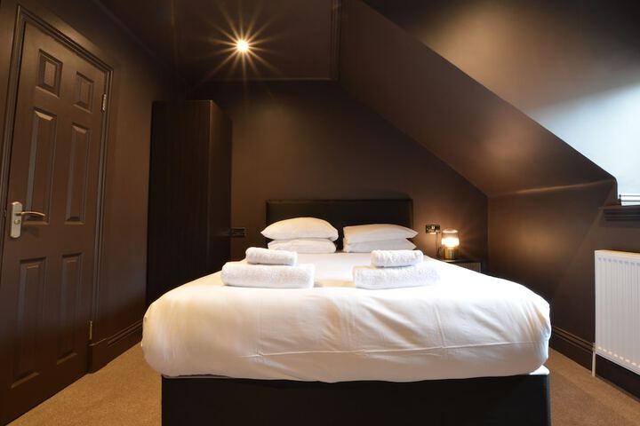 Room 15 of 40