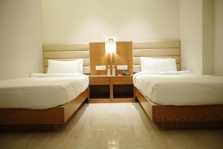 Room 4 of 24