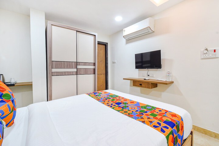 Room 7 of 30
