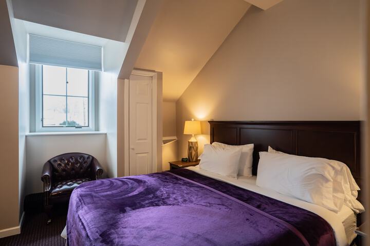 Deluxe King Bed (21 of 41)