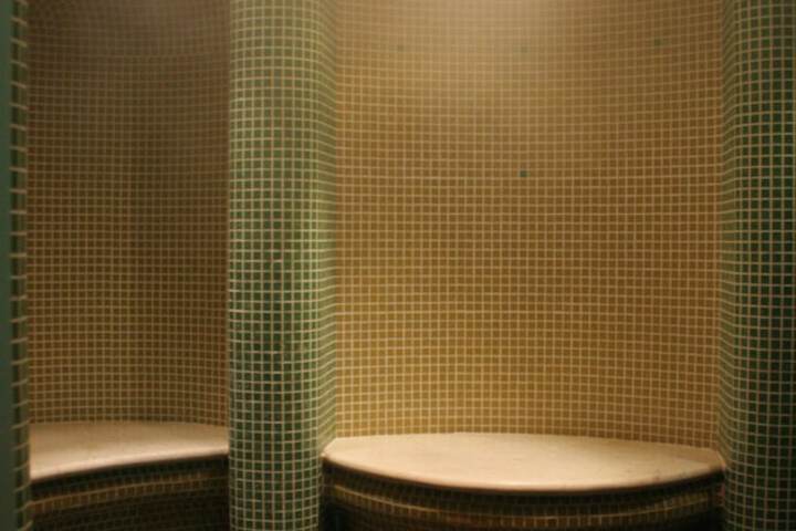 Room 71 of 94