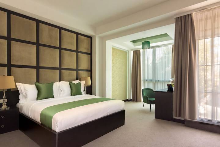 Room 7 of 28