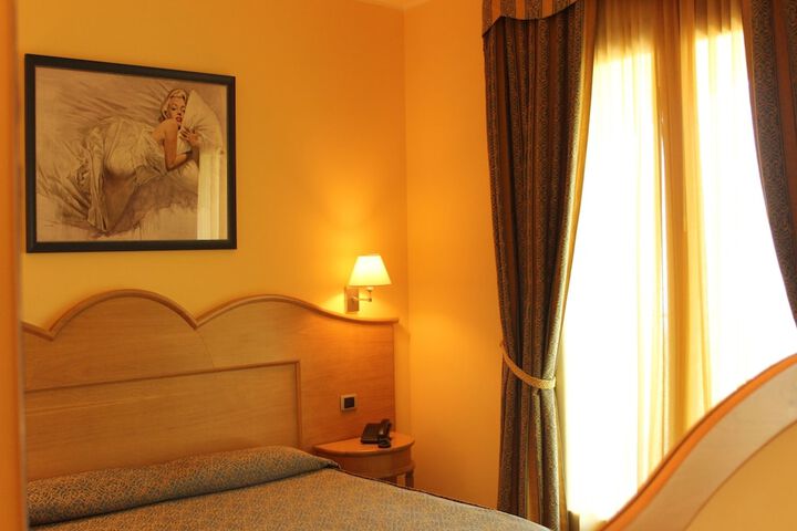 Room 12 of 57