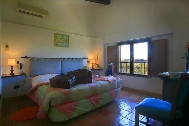 Room 9 of 43