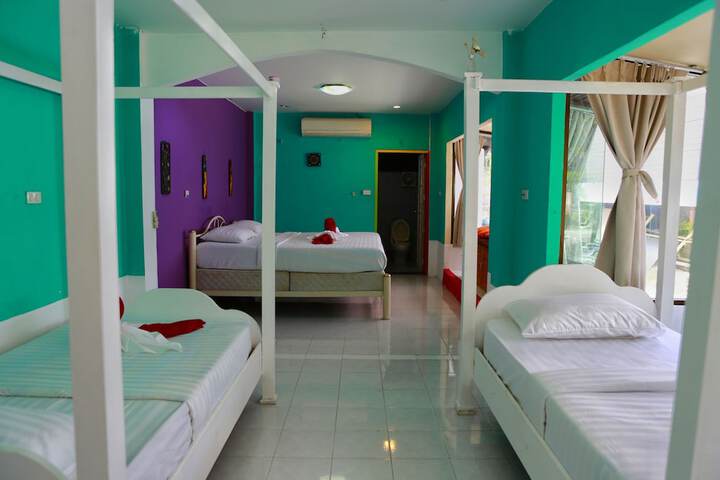 Room 27 of 95