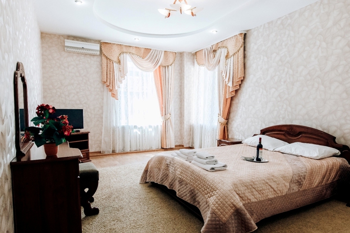GRANDEE HOTEL