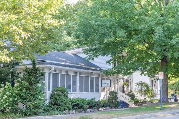 Luckystone Inn
