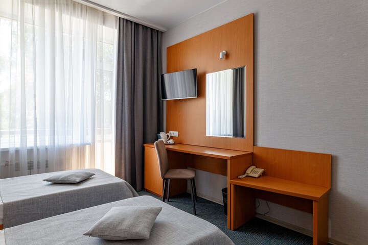 Room 11 of 48