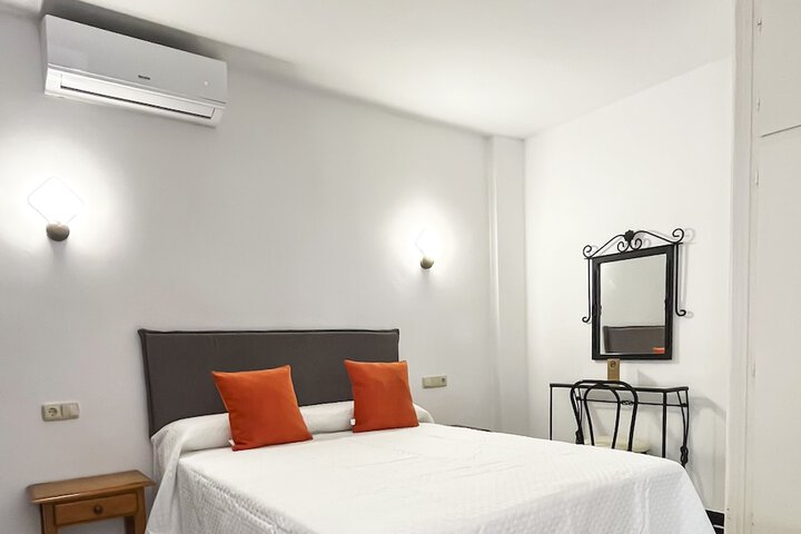 Room 9 of 48