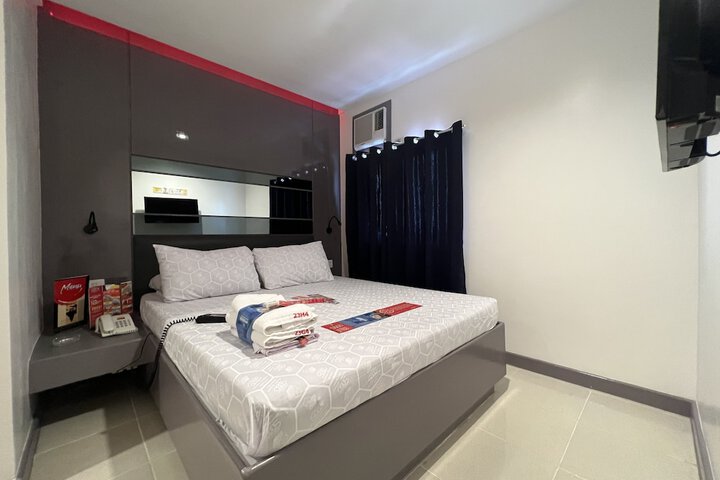Room 13 of 28