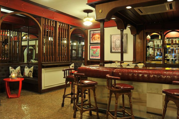 Lounge 186 of 207