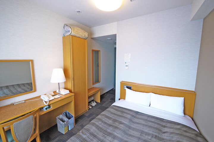 Room 4 of 30