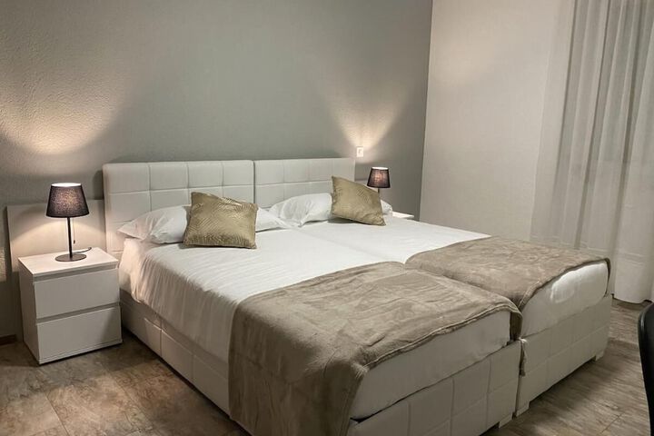 Room 17 of 32