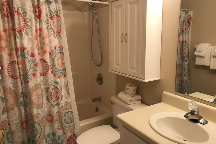 Room 332 of 400