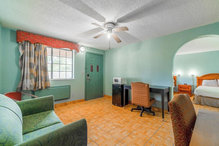 Room 40 of 99