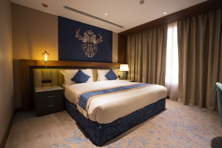 Room 10 of 30