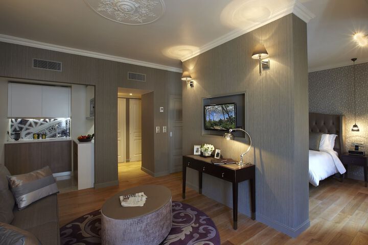 Room 10 of 49