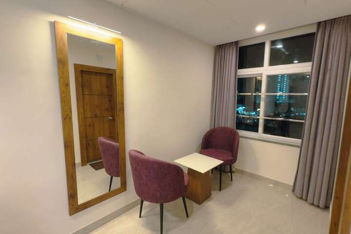Room 13 of 22
