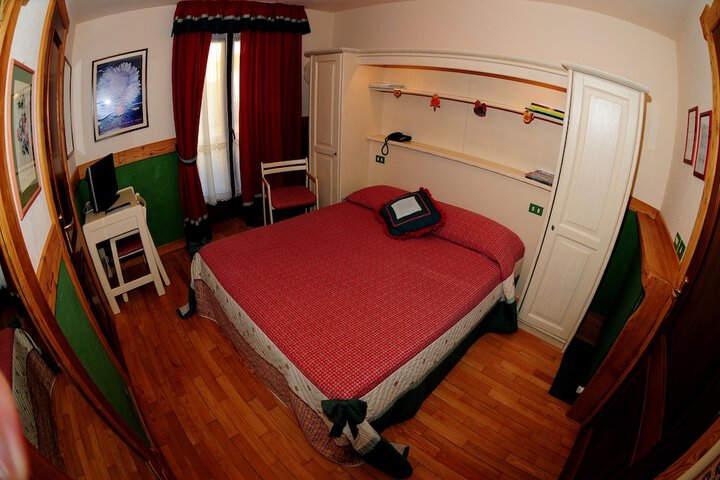 Room 7 of 41