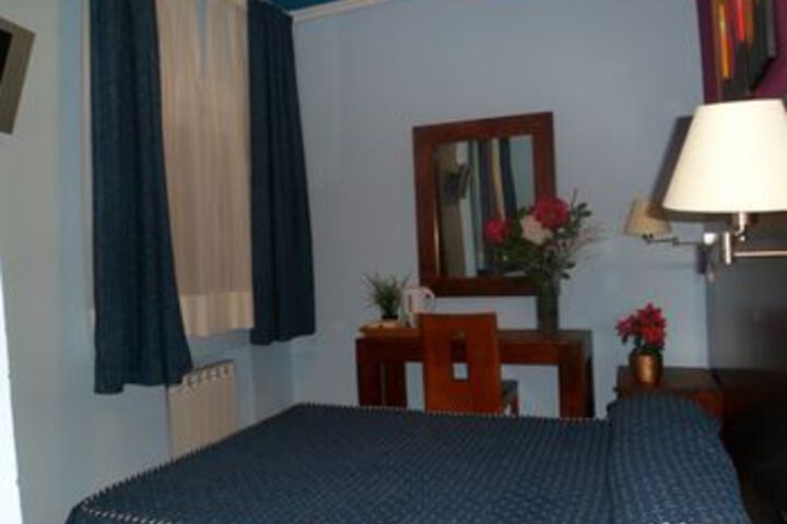 Room 28 of 40